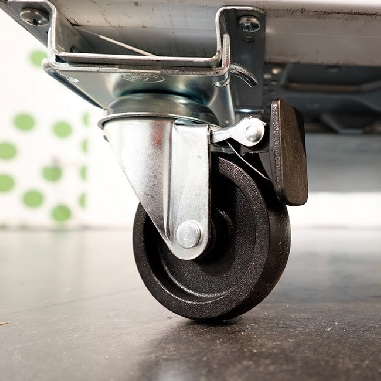 congelador-puerta-cristal-NLFG-195-ruedas